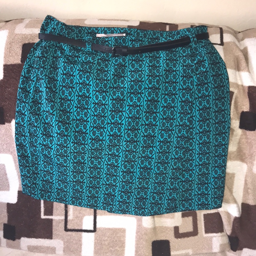 Forever 21 Contemporary US Medium Aqua and black belted skirt 💕
